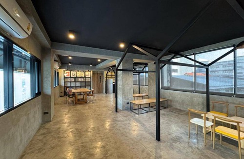 Khlong San Hostel | Hostel ∙ 8 guests
