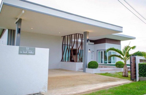 Hin Lek Fai Hotel | Hotel ∙ 127 guests