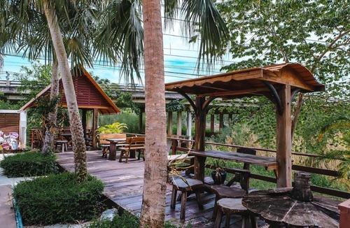 Bang Nam Prieo Hotel | Hotel ∙ 2 guests