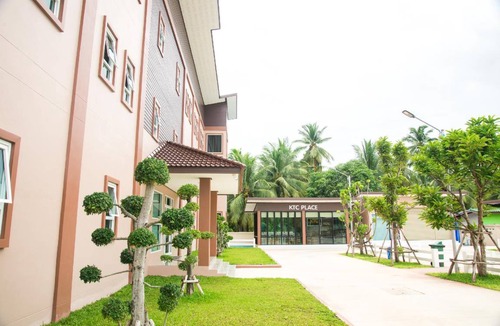 Damnoen Saduak Hotel | Hotel ∙ 3 guests