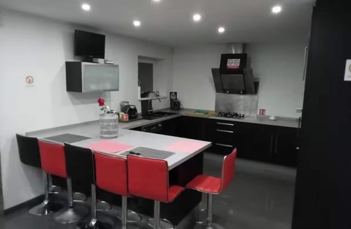 Theding House | House with panoramic view heated pool and jacouzzy