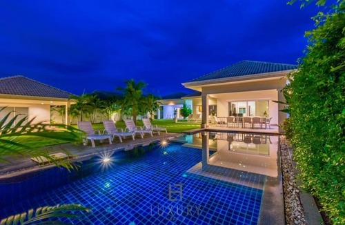 Ban Nong Sadao Villa | Hua Hin Pool Villa with 4 Bedrooms (L50)