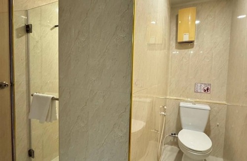 Talat Phlu Hotel | iCheck inn Thapra