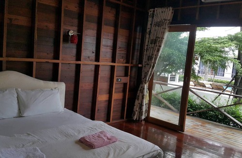 Lao Khwan Hotel | Ingaun Resort