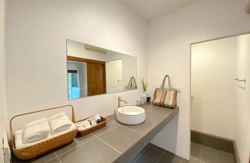 Sichon Hotel | Issara Beach Resort Beachfront Zone