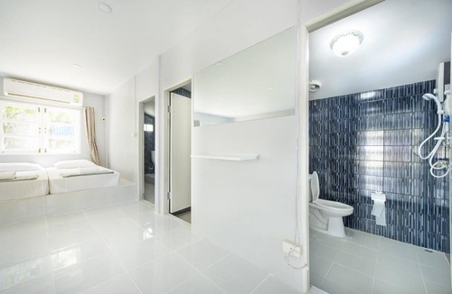 Mittaphap Hotel | Ivy Cottage by Qiu Hotel