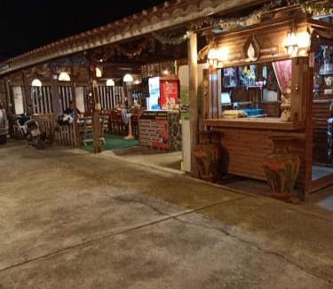 Thani House | J&J Guesthouse