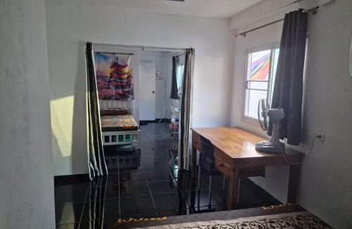 Chom Phon House | Jatujak Bangkok guesthouse