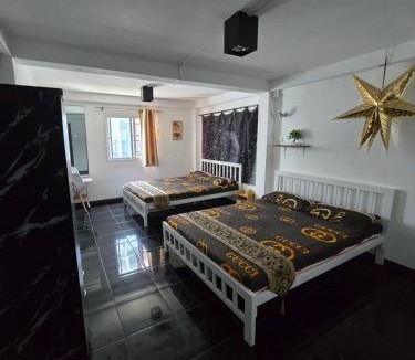 Chom Phon House | Jatujak Bangkok guesthouse