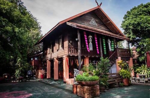 Chiang Mai Bed & Breakfast | Joy's House & Tour