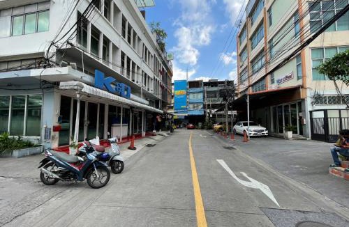 Khlong San Apartment | k4 be chill *Wongwianyai BTS 80m*Family&Friend*