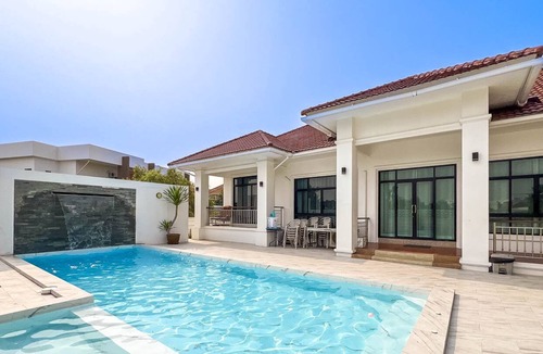 San Phranet Villa | Karaoke Room Villa, Event Space, Conference Room, Drinks Available.