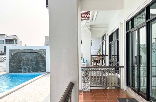San Phranet Villa | Karaoke Room Villa, Event Space, Conference Room, Drinks Available.