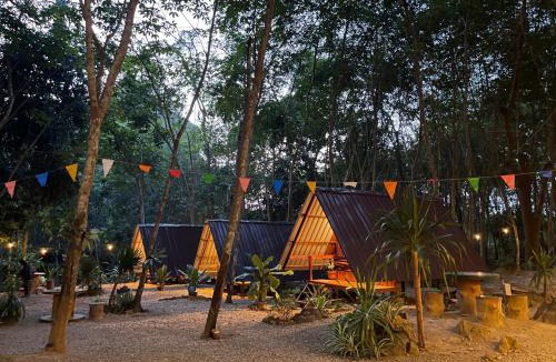 Ban Ta Khun House | Khao Phang Camping