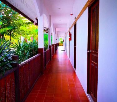 Nakhon Si Thammarat Hotel | Khum Nakhon Hotel