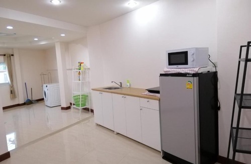 Ban Pong Apartment | Kim​ Banpong