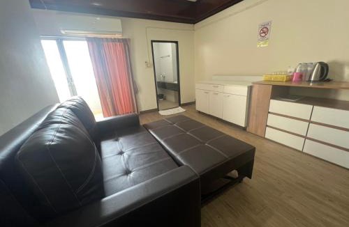 Bang Phlat Hotel | Komol Residence Bangkok