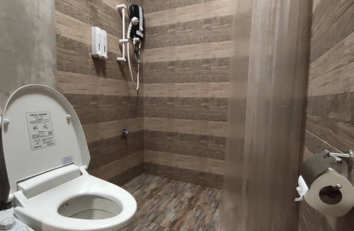 Bang Phlat Hotel | Komol Residence Bangkok