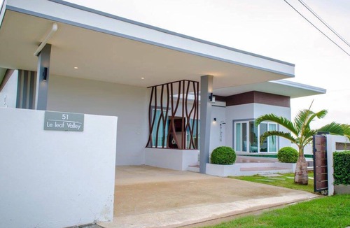 Hin Lek Fai Villa | L.A. Pool Villa Huahin