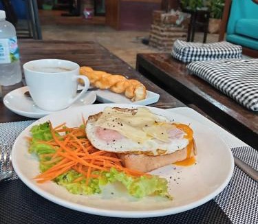 Nong Khae Hotel | Laanrablom Bed&Breakfast