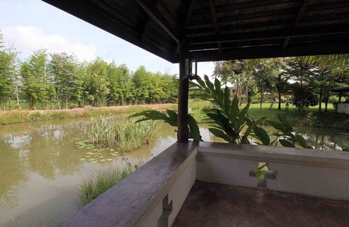 Choeng Doi Cottage | Lake view cottage w/pantry, FREE bikes & pool