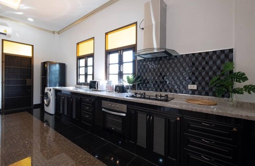 Mae Hia Villa | Lanna Kamin Pool Villa Airport