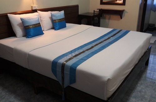 Chang Khlan Hotel | Lanna Thai Guesthouse