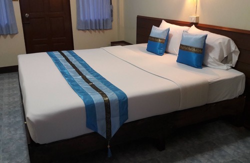 Chang Khlan Hotel | Lanna Thai Guesthouse