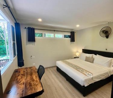 Ko Lanta Apartment | Lanta Sunshine Residence Apt 1 One Bed Apartment with AC and Work Space