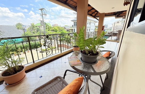 Wua Lai Apartment | Laph Kham House
