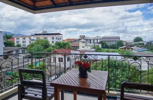 Wua Lai Apartment | Laph Kham House
