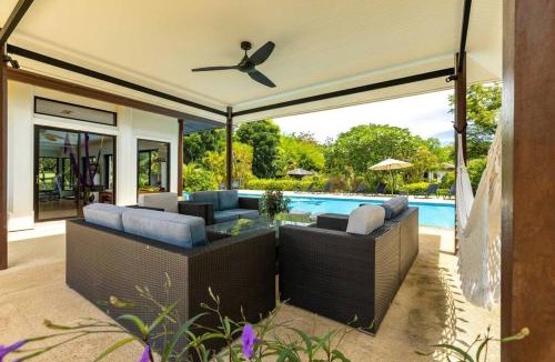 Hua Hin Villa | Large 6 Bed Luxury Villa on the Golf Course PHJ