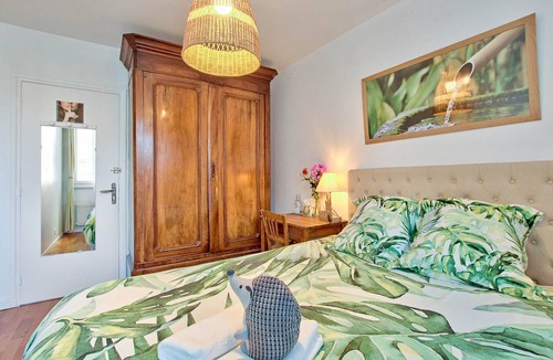 Les Poulettes Apartment | “L’Authentique”: soothing and rural! Air conditioning and free/secure parking!