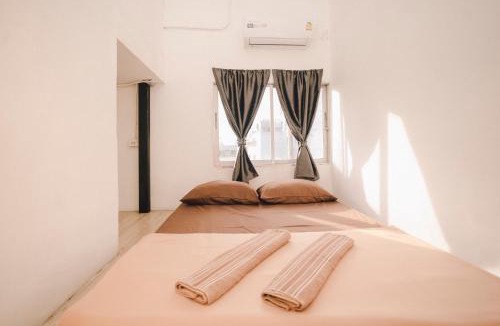 Chana Songkhram Hostel | Liberta Hostel