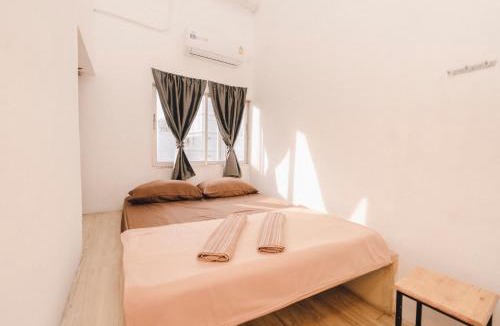 Chana Songkhram Hostel | Liberta Hostel