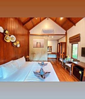 Nuea Khlong House | Little Rock Kohjum