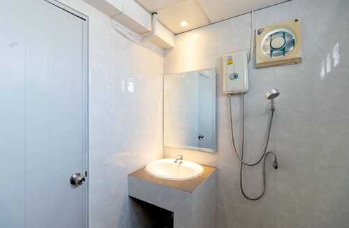 Sathorn Hotel | Living Naraa Place