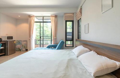 Chang Khlan House | Loft Style Townhouse Near Old City