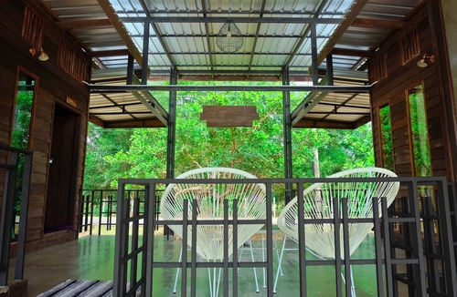 Palian House | Lom-Lay Koh Sukorn , Private Wooden House