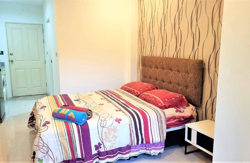 Sattahip Condo | Lovely beaches at Bangsaray & great resturants quiet location