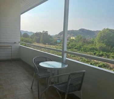 Khao Takiab Resort | Luna Hut Resort
