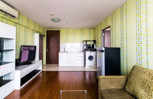 Chom Phon Condo | Luxurious room for rent at The Zest Condominium Ladprao