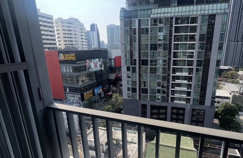 Ekkamai Condo | Luxury 1 Bedroom Convenient in Ekkamai