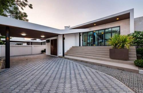Na Chom Thian Villa | Luxury 3-Bedroom Pool Villa Beach Access, Na Jomtien Pattaya