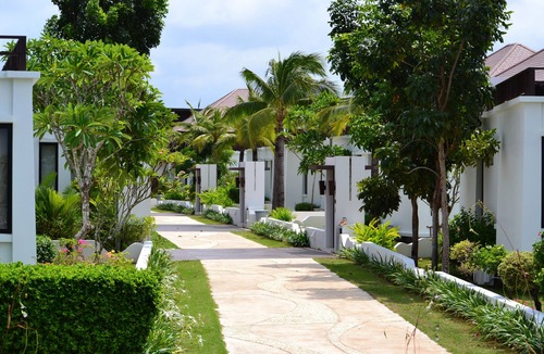 Chakphong House | Luxury 3BR House With Direct Access To Private Beach