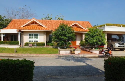 Kram Villa | Luxury 4 bedroom Villa with garden view