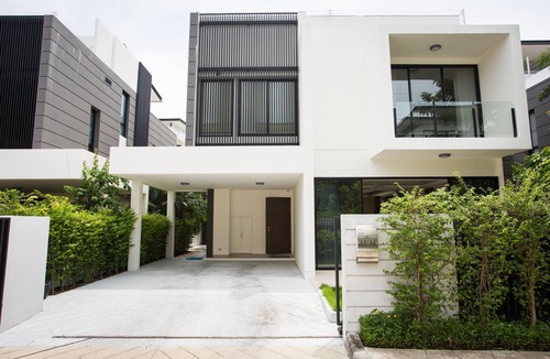 Laguna Villa | Luxury 4 Bedroom Villa in Laguna Park