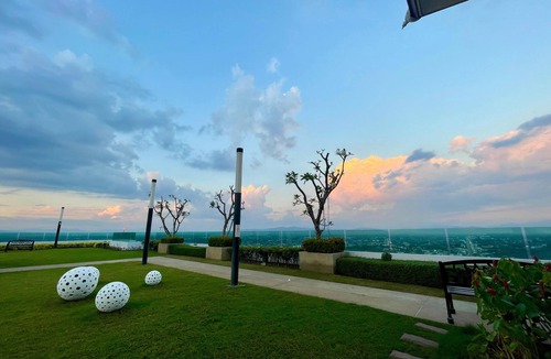 Nong Pa Khrang Apartment | Luxury Condo in the Center With Motorbike Included