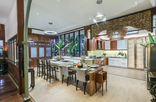 Saraphi Villa | Luxury Hannah Villas - A Touch of Thai Luxury.