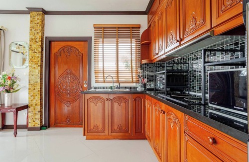 Central Pattaya Villa | Luxury Iconic Royal Boat Pool Villa North Pattaya